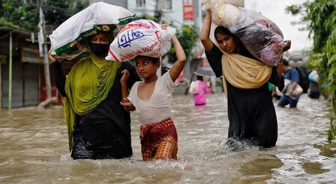 Количество жертв наводнения в Бангладеш достигло 71