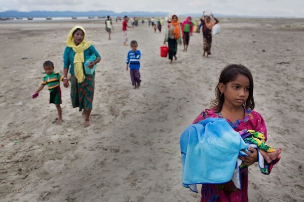 Мохаммад Юнус выступает за мир в Бангладеш